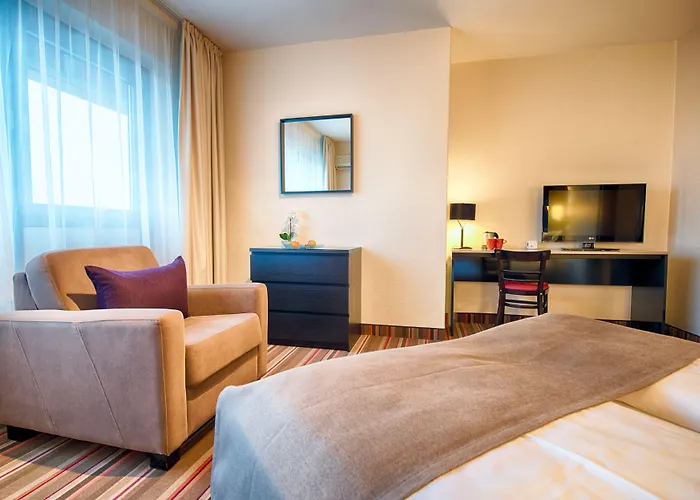 Leonardo Airport Hotel 3*