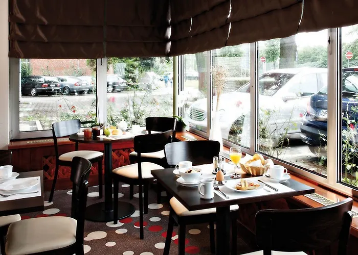 Leonardo Airport Hotel 3*